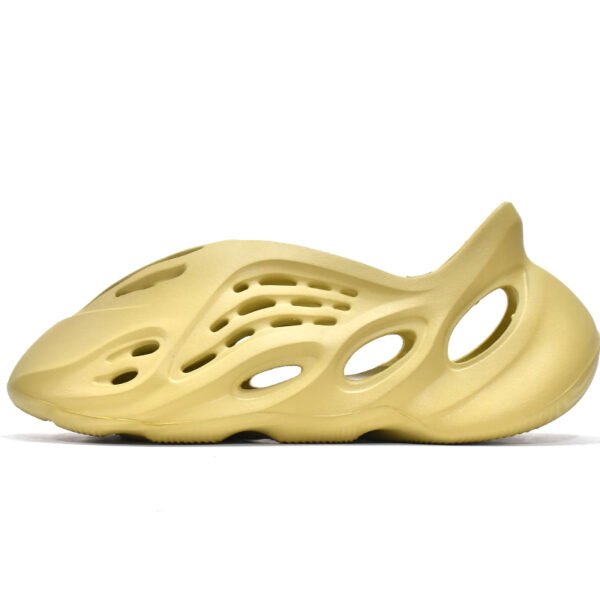 adidas Yeezy Foam Runner Sulfur GV6775