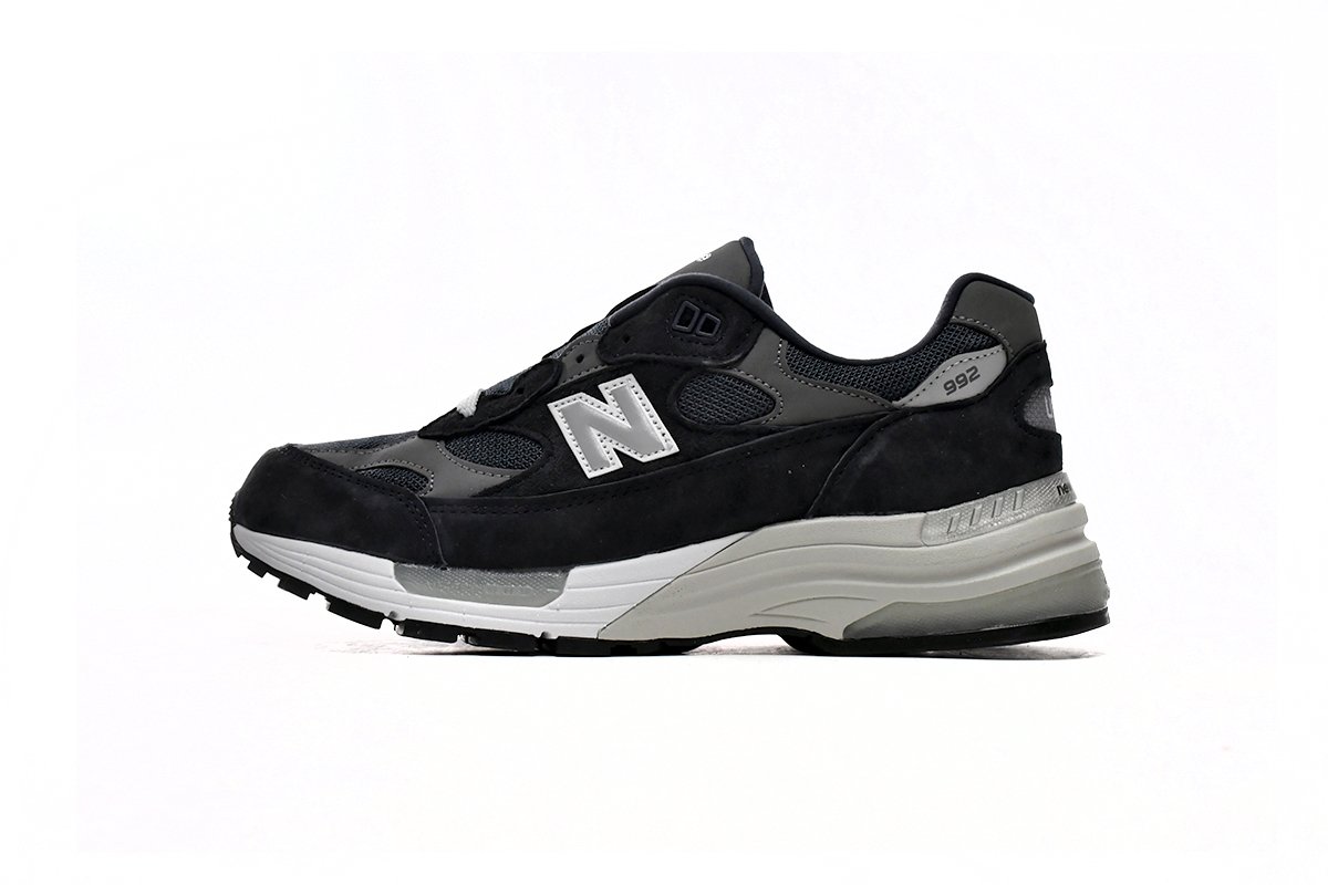 new_balance_992_black_ash_m992eb_1829AAFA6951A New Balance 992 Black Ash M992EB - Image 1