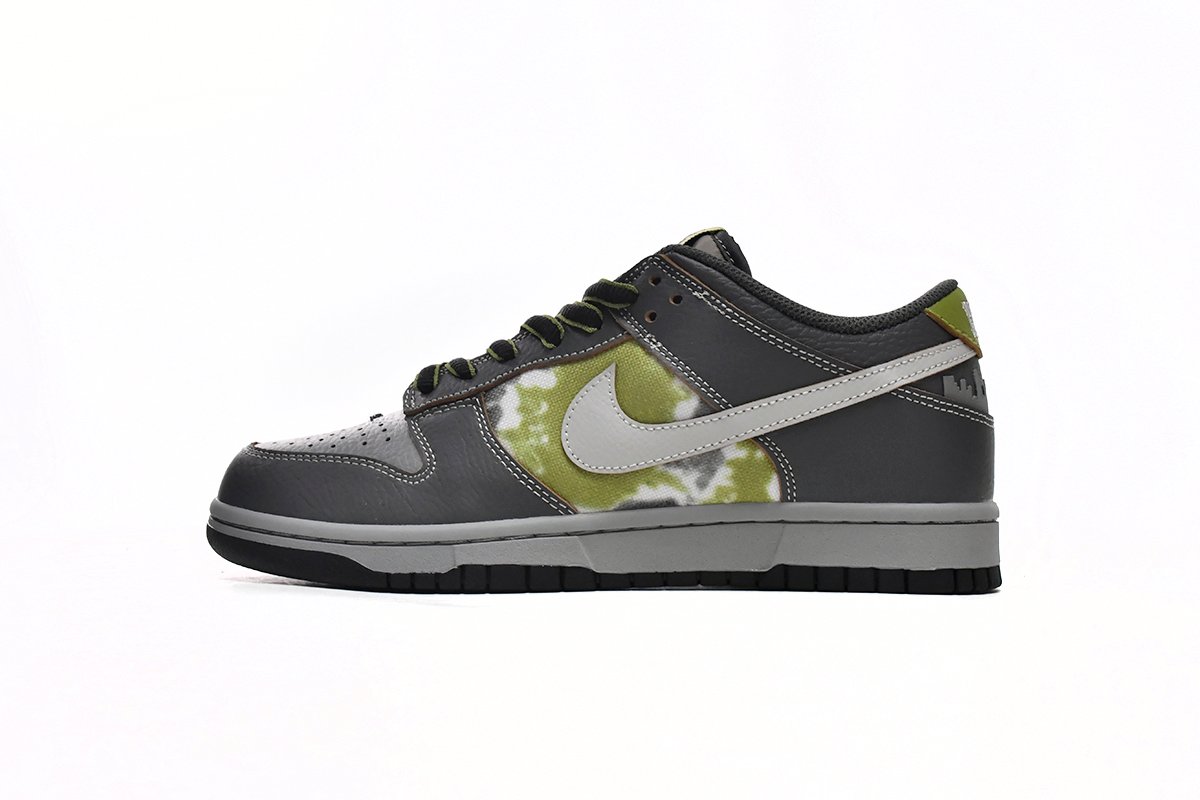 _nike_dunk_low_sb_friends_and_family_fd8775_002__17885B5933C12 Nike Dunk Low SB Friends and Family FD8775-002 - Image 1